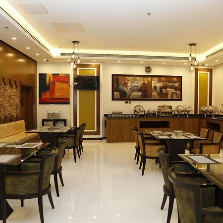 The Palace Hotel - فندق القصر Mascate Esterno foto