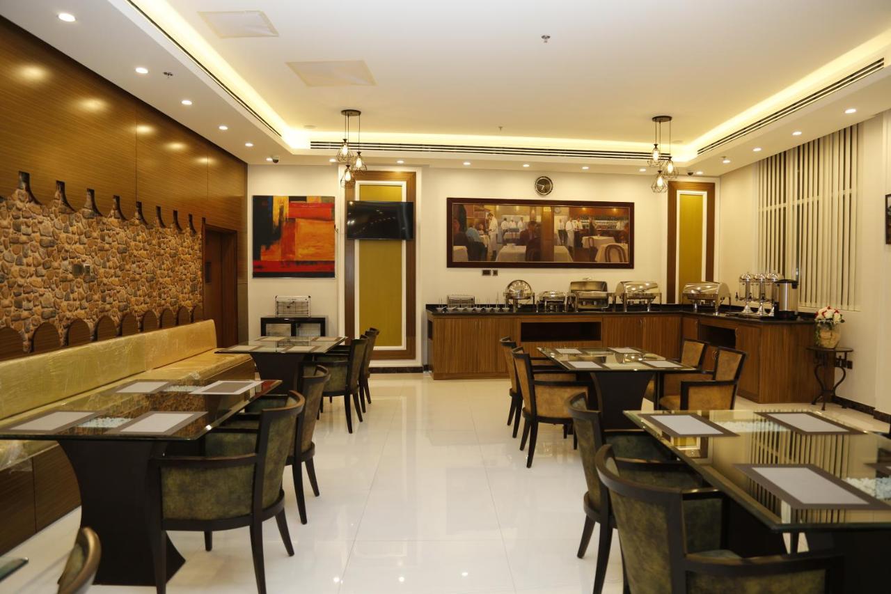 The Palace Hotel - فندق القصر Mascate Esterno foto