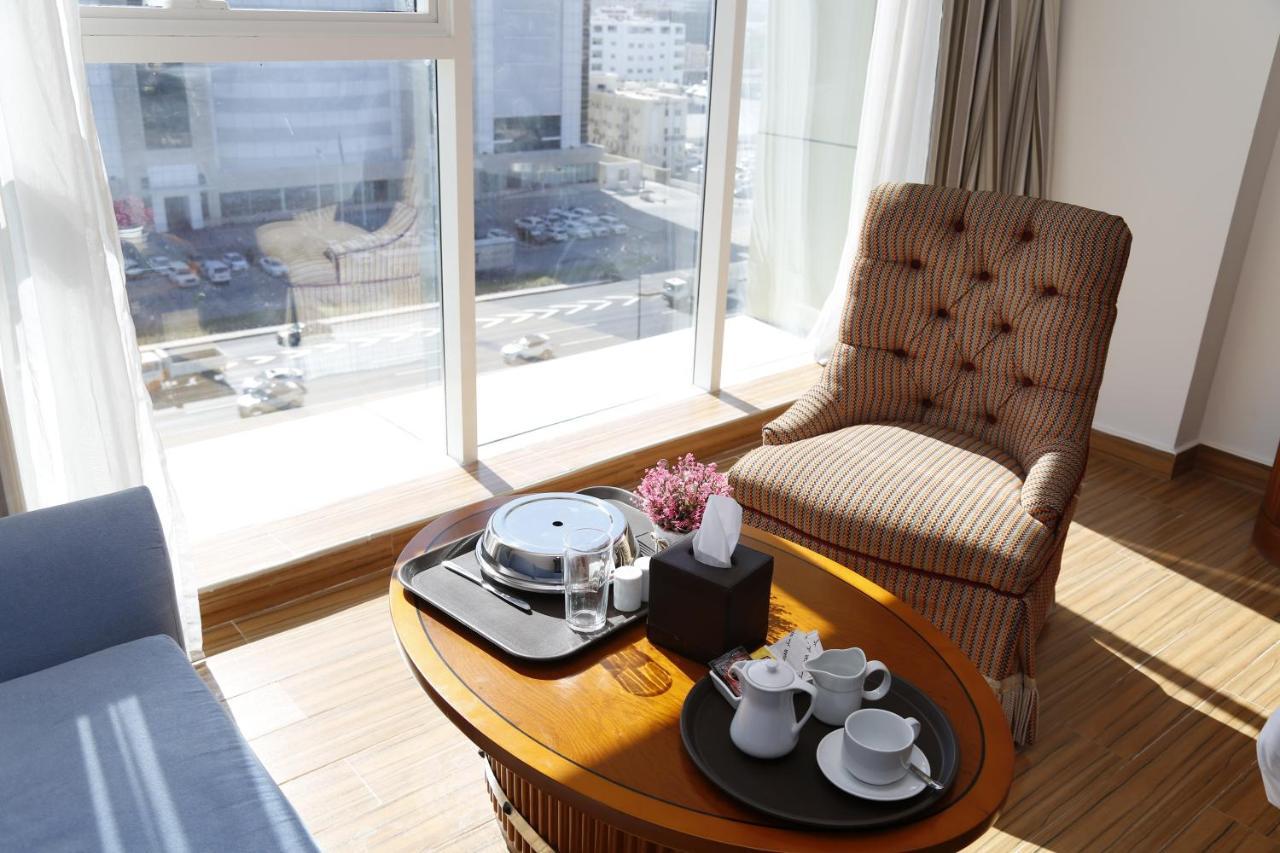 The Palace Hotel - فندق القصر Mascate Esterno foto