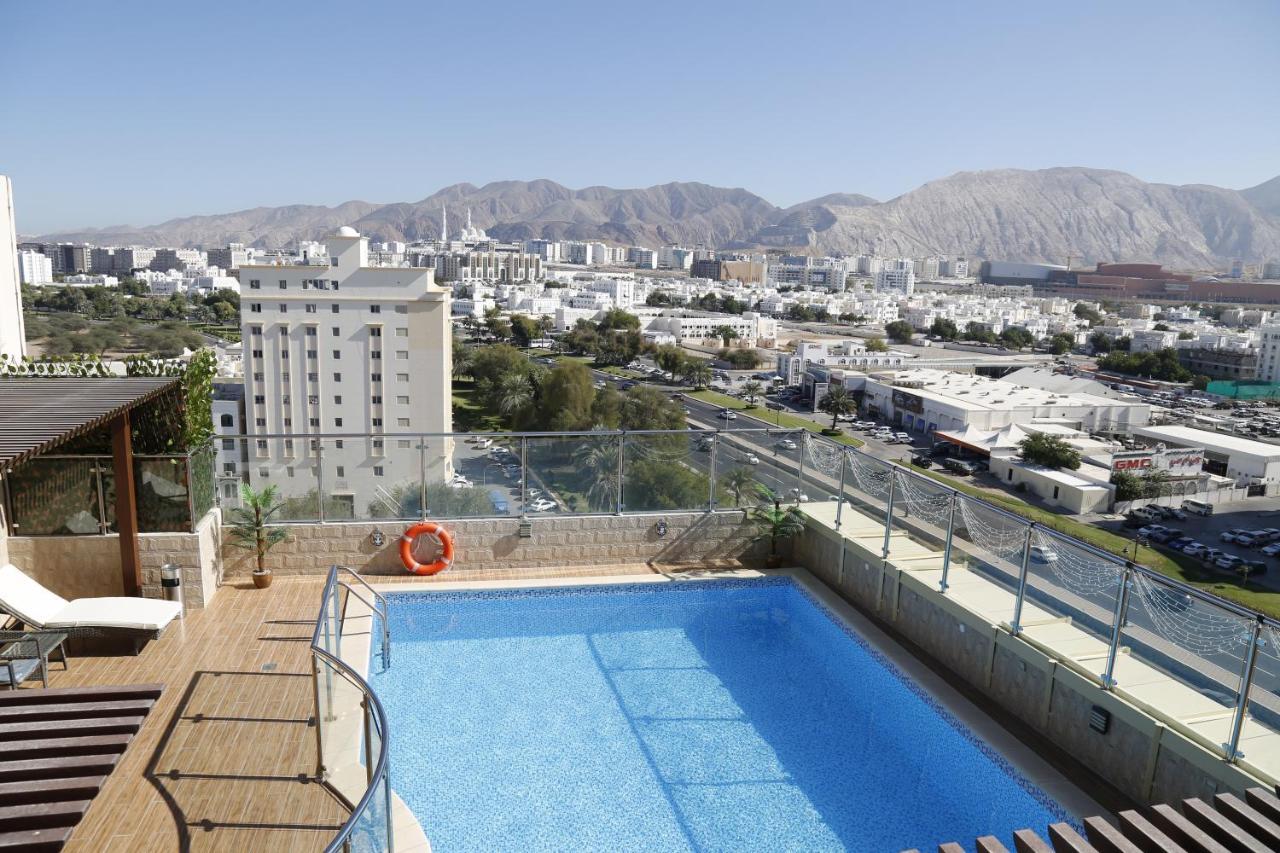 The Palace Hotel - فندق القصر Mascate Esterno foto